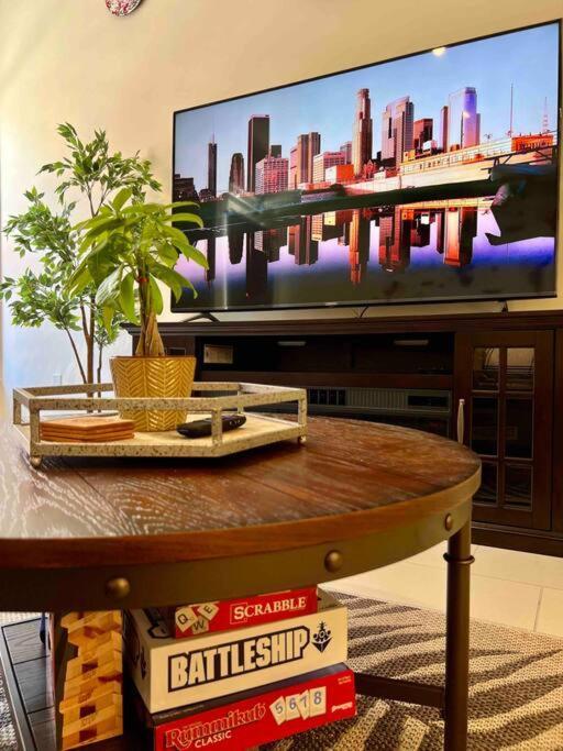 Iconic Heart Of Dtla Loft With Rooftop Pool Jacuzzi Gym Apartment