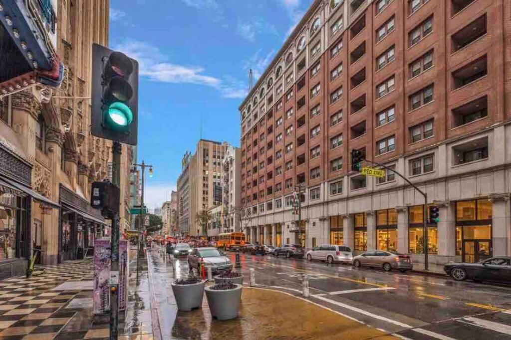 Iconic Heart Of Dtla Loft With Rooftop Pool Jacuzzi Gym * Los Angeles